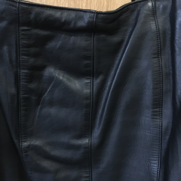Vintage black leather skirt - Picture 5 of 6